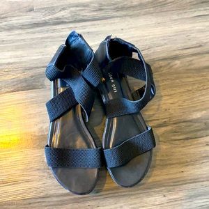 BLACK CHUNKY HEEL SANDAL